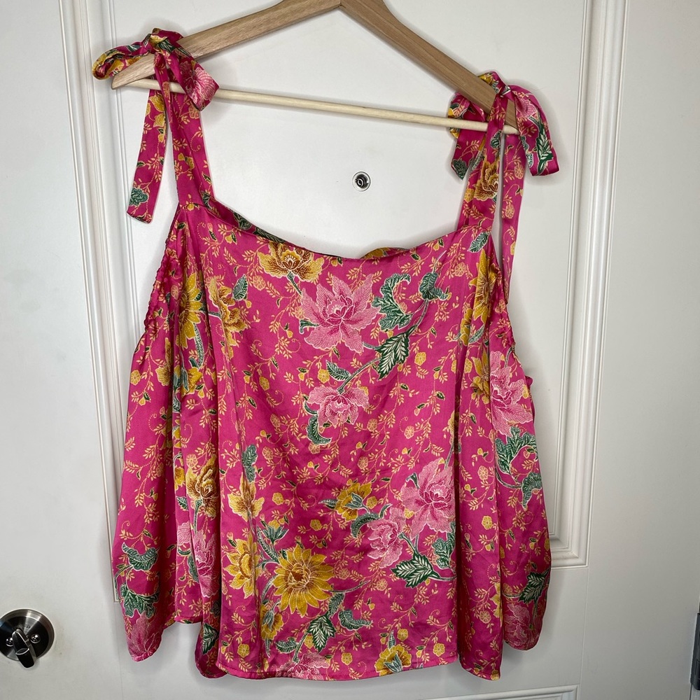 Plus Floral Top